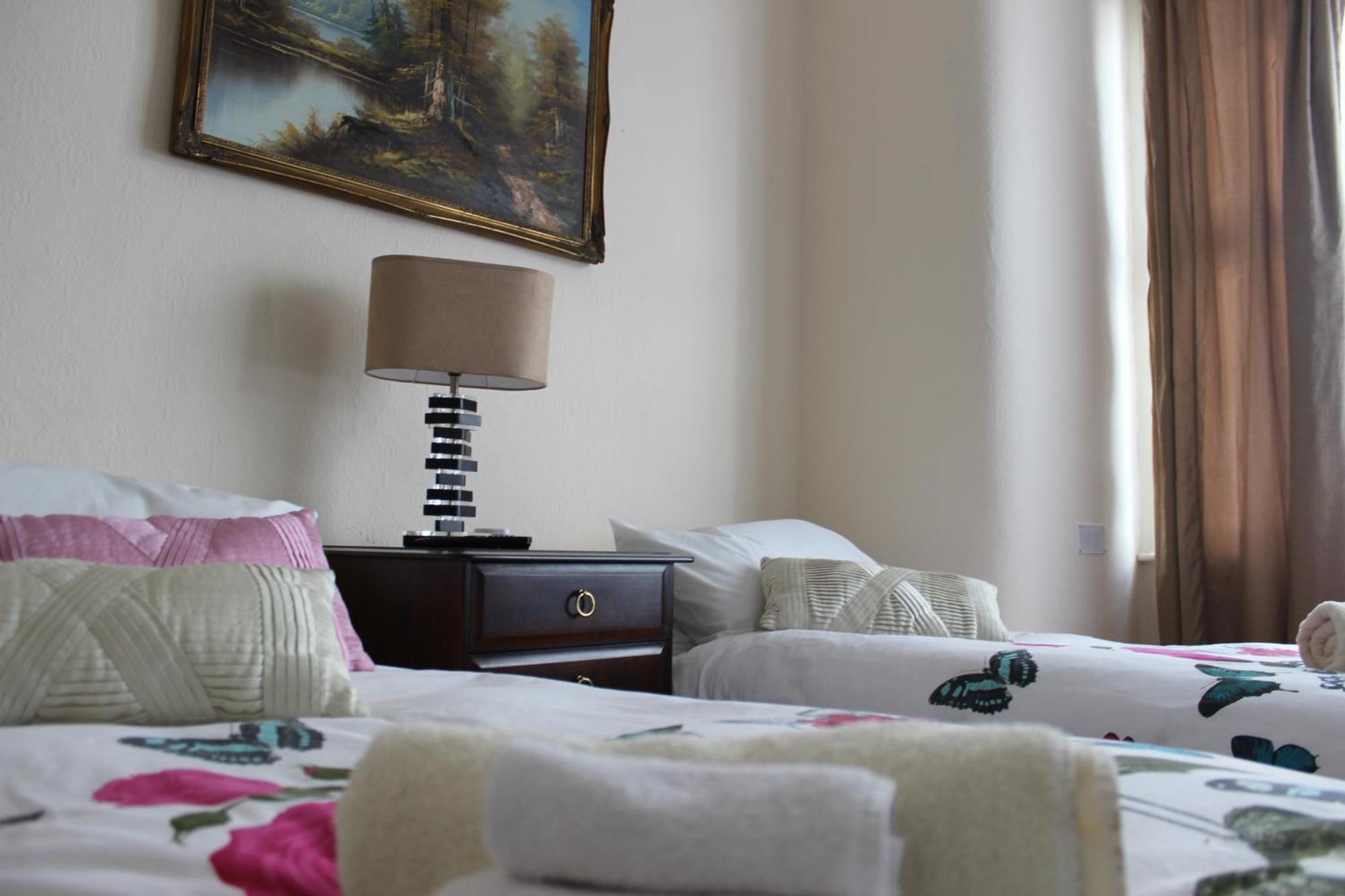 Mother-In-Law Guest House Hotel Leeds 利兹 外观 照片