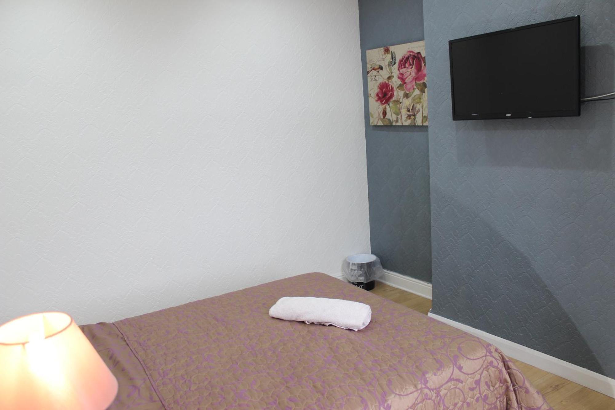 Mother-In-Law Guest House Hotel Leeds 利兹 外观 照片