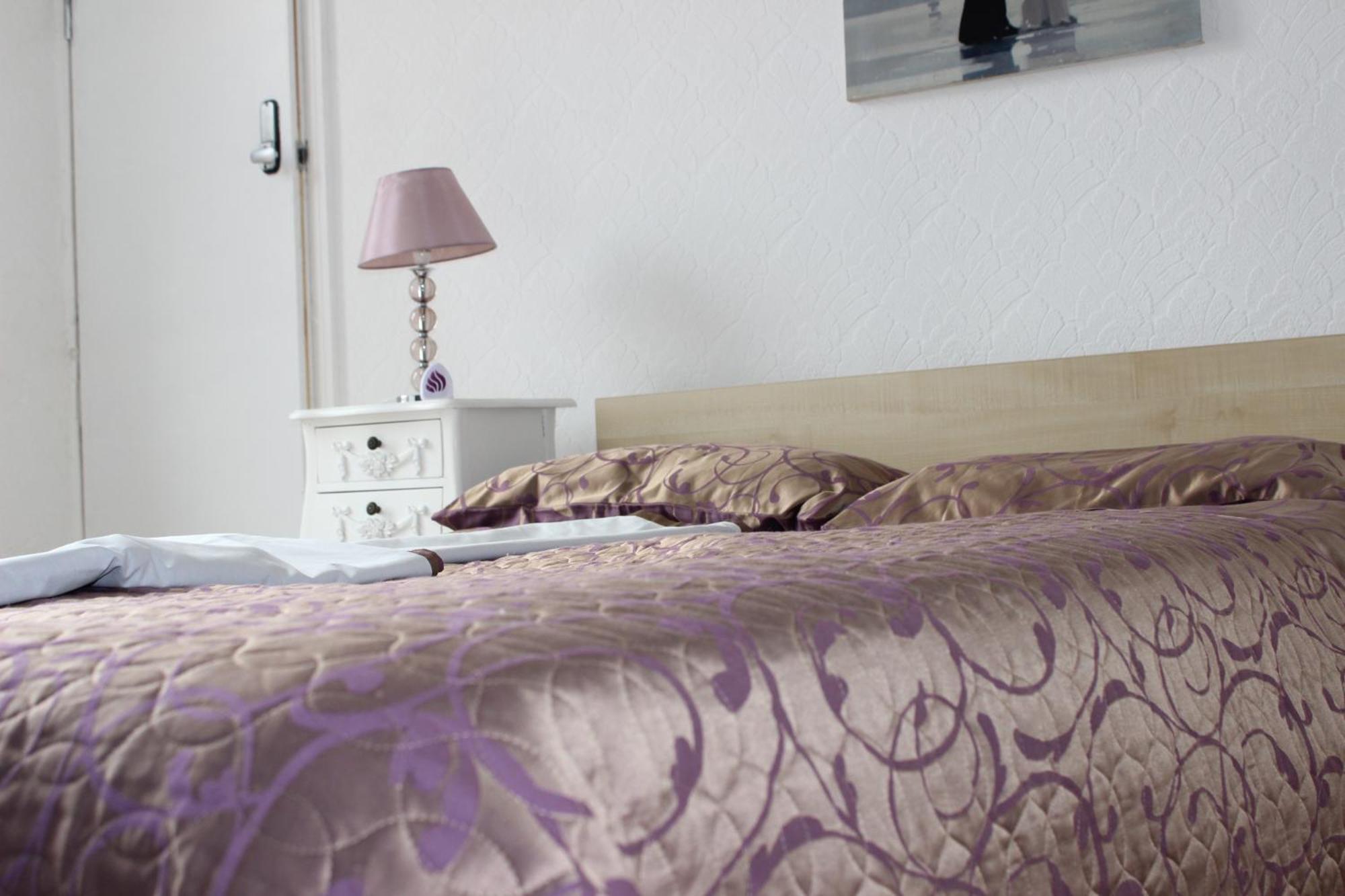 Mother-In-Law Guest House Hotel Leeds 利兹 外观 照片