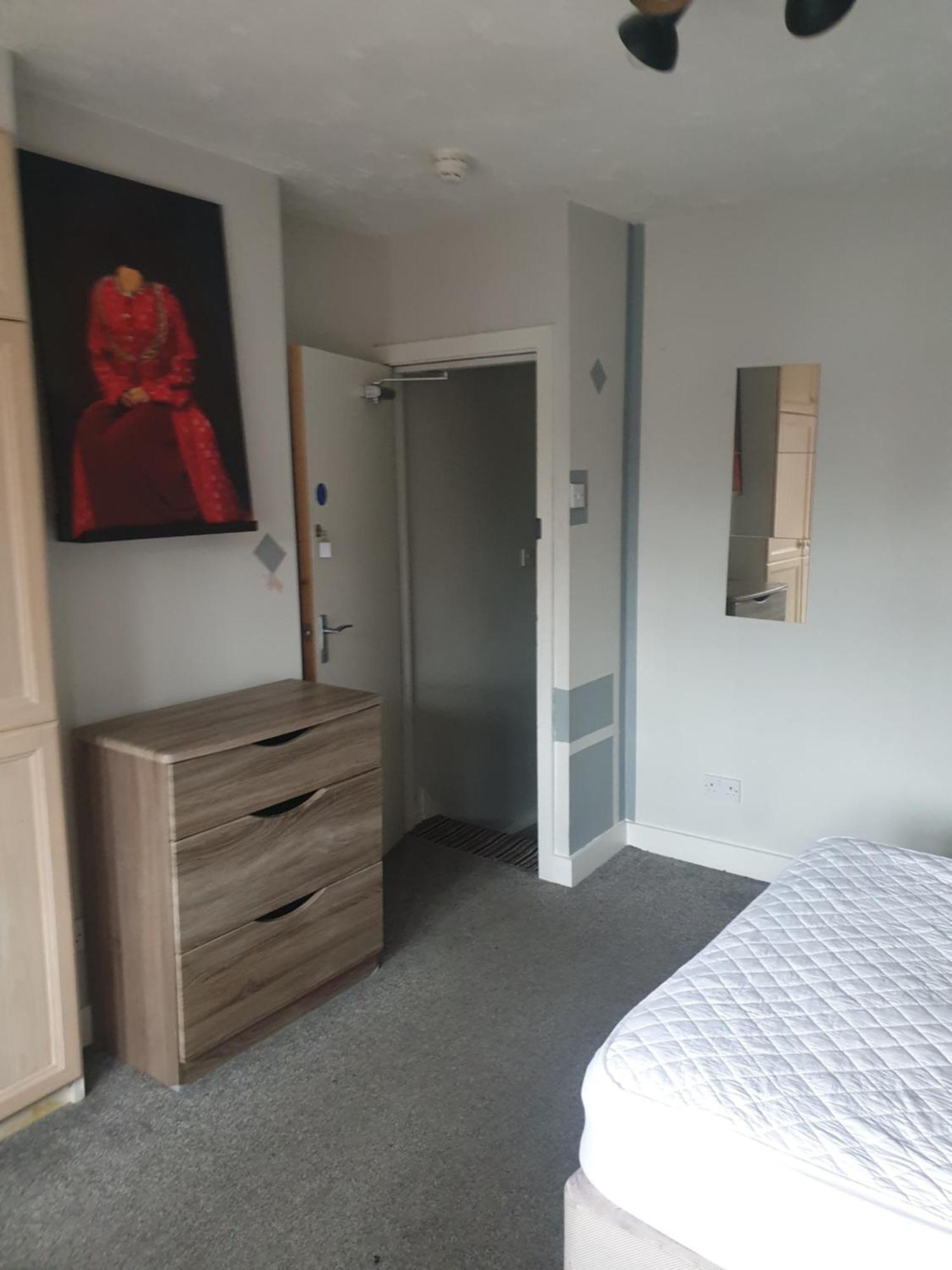 Mother-In-Law Guest House Hotel Leeds 利兹 外观 照片