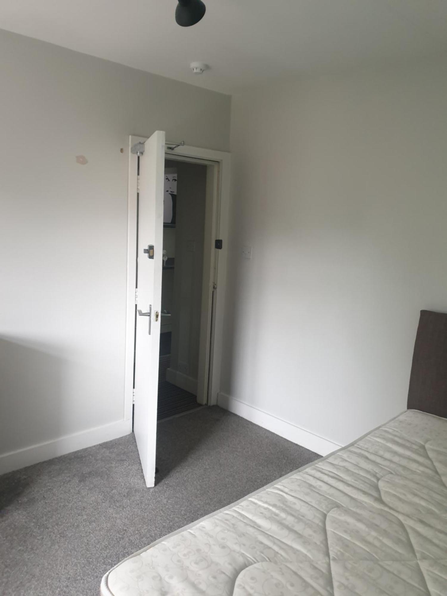 Mother-In-Law Guest House Hotel Leeds 利兹 外观 照片