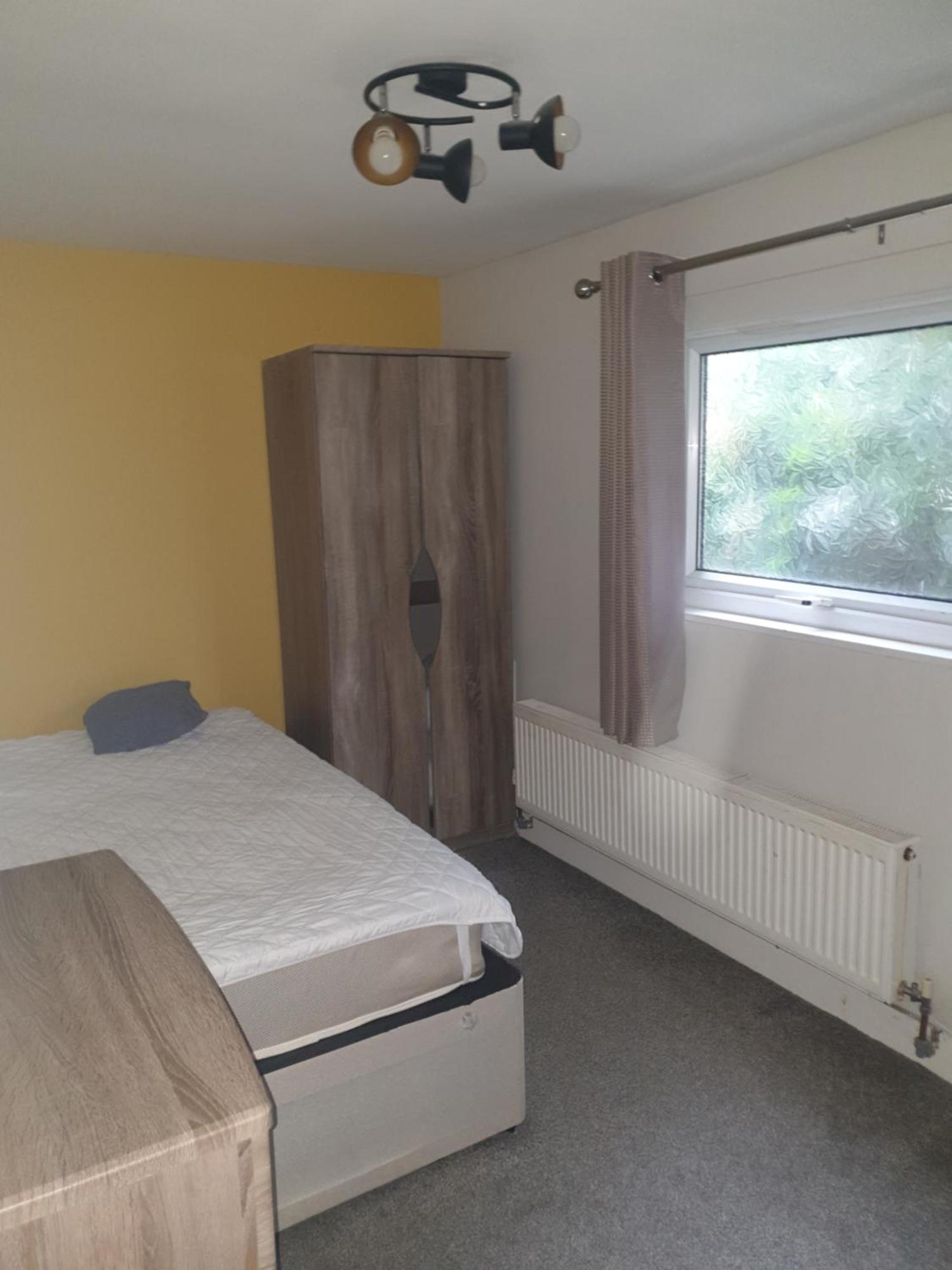 Mother-In-Law Guest House Hotel Leeds 利兹 外观 照片